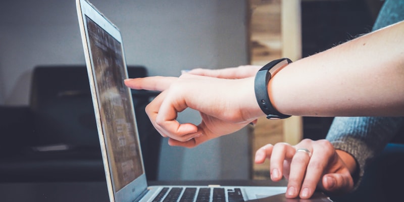 Best Live Chat for Small Business in 2026 (Free & Paid)